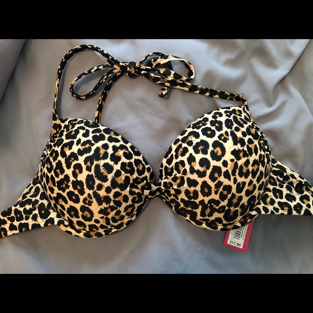 Cheetah print bikini top (NWT)